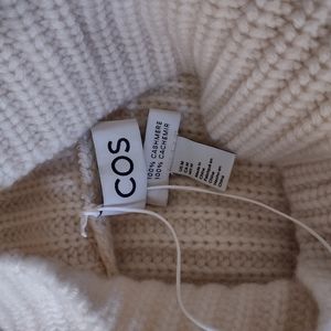 COS 100% Cashmere sweater, Medium